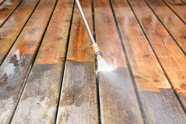 Best Deck Cleaning Services  in Mathews, VA